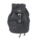 プラダ PRADA ポコノ ナイロン リュック 巾着型 バックパック 三角 ロゴ プレート バッグ カバン 鞄 を買い取りさせて頂きました♪