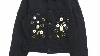 美品 10aw ブラックコムデギャルソン BLACK COMME des GARCONS 製品洗い加工 ボタン 装飾 ウールギャバジン ジャケット を買い取りさせて頂きました♪