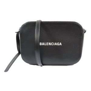 バレンシアガ BALENCIAGA EVERYDAY SMALL CAMERA BAG を買い取りさせて頂きました♪